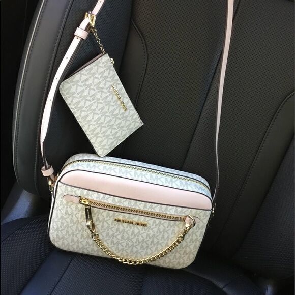 MICHAEL KORS JET SET CROSSBODY AND COIN POUCH SET - Picture 2 of 5